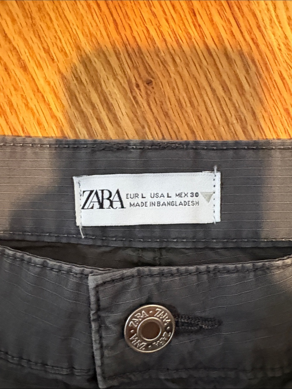 Zara Women's Dark Grey Cargo Mini Skirt - Classic Casual Style - Picture 2 of 3